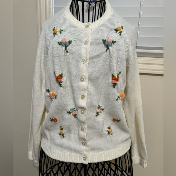 Sweaters - Vintage Embroidered Flower Cardigan